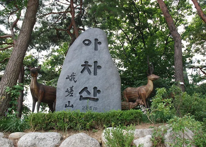 Urban Retreat 3-min Walk From Achasan Station, 15-min To Seongsu, Tranquil Space For Relaxation Дом отдыха *