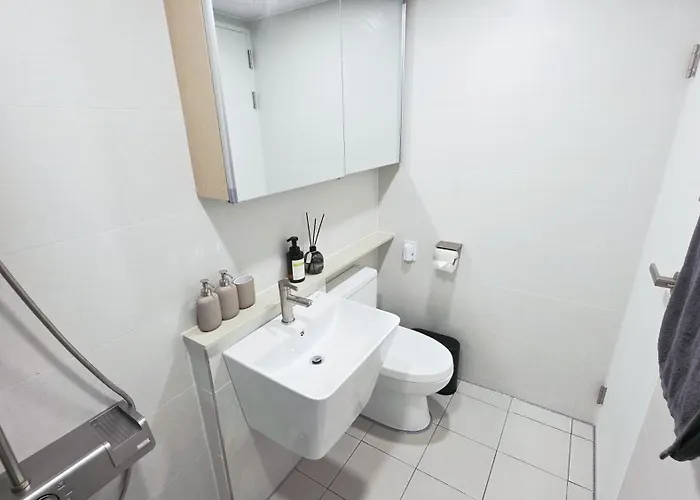 Urban Retreat 3-min Walk From Achasan Station, 15-min To Seongsu, Tranquil Space For Relaxation Дом отдыха