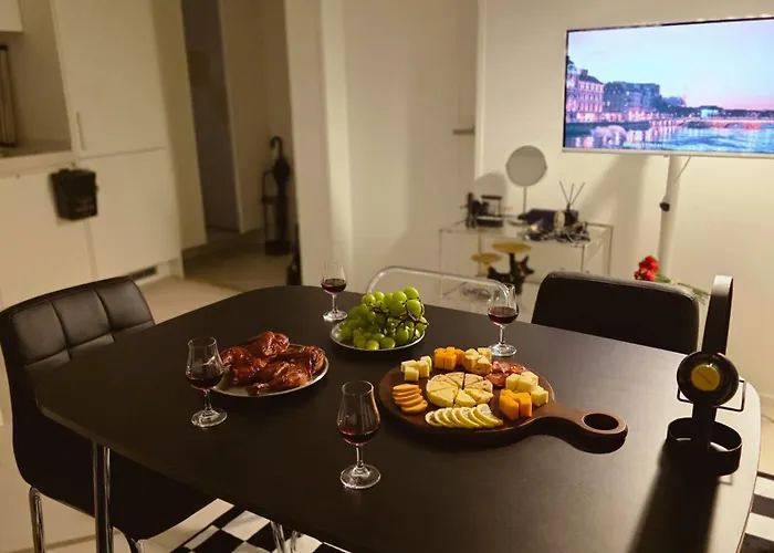 Urban Retreat 3-min Walk From Achasan Station, 15-min To Seongsu, Tranquil Space For Relaxation * Сеул
