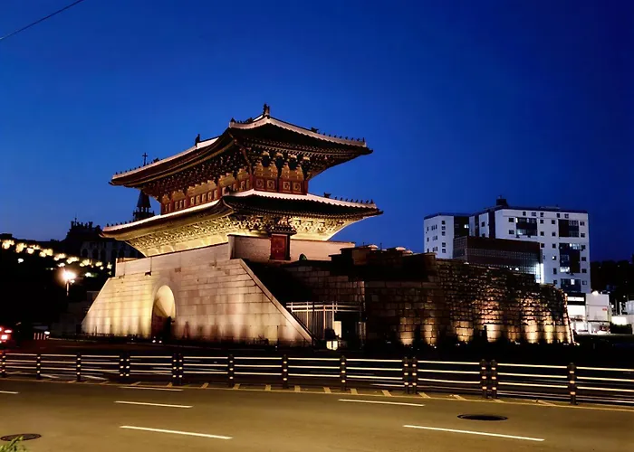 Urban Retreat 3-min Walk From Achasan Station, 15-min To Seongsu, Tranquil Space For Relaxation * Сеул