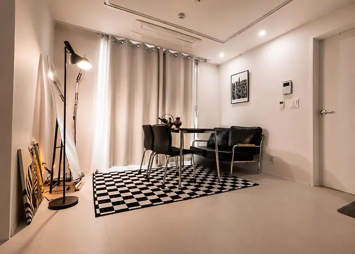 Urban Retreat 3-min Walk From Achasan Station, 15-min To Seongsu, Tranquil Space For Relaxation Дом отдыха