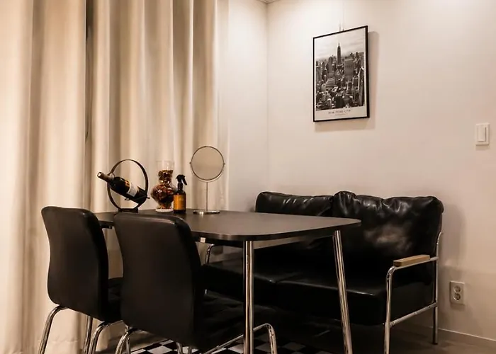 Urban Retreat 3-min Walk From Achasan Station, 15-min To Seongsu, Tranquil Space For Relaxation * Сеул
